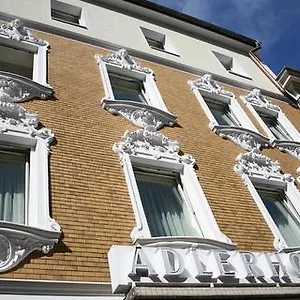 Adlerhof לינה וארוחת בוקר